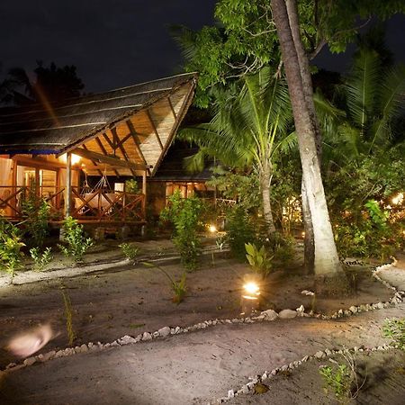Metita Beach & Dive Resort Daruba エクステリア 写真